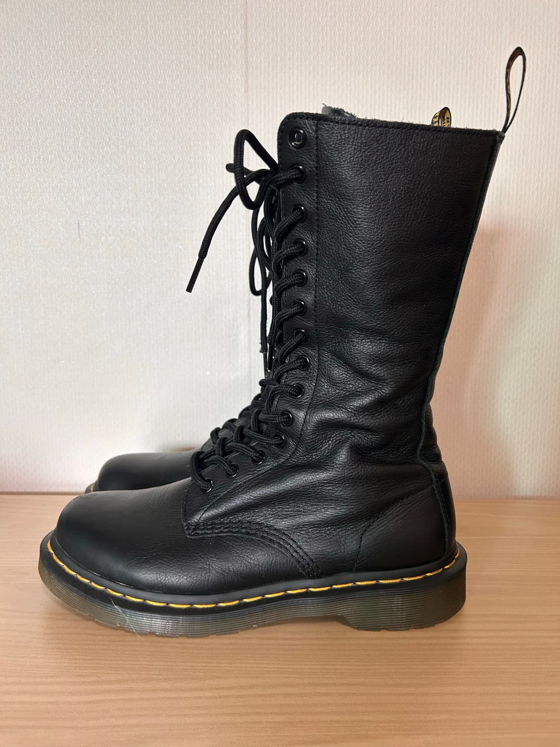 닥터마틴 1B99 버지니아 14홀 부츠 블랙 250 상품이미지2