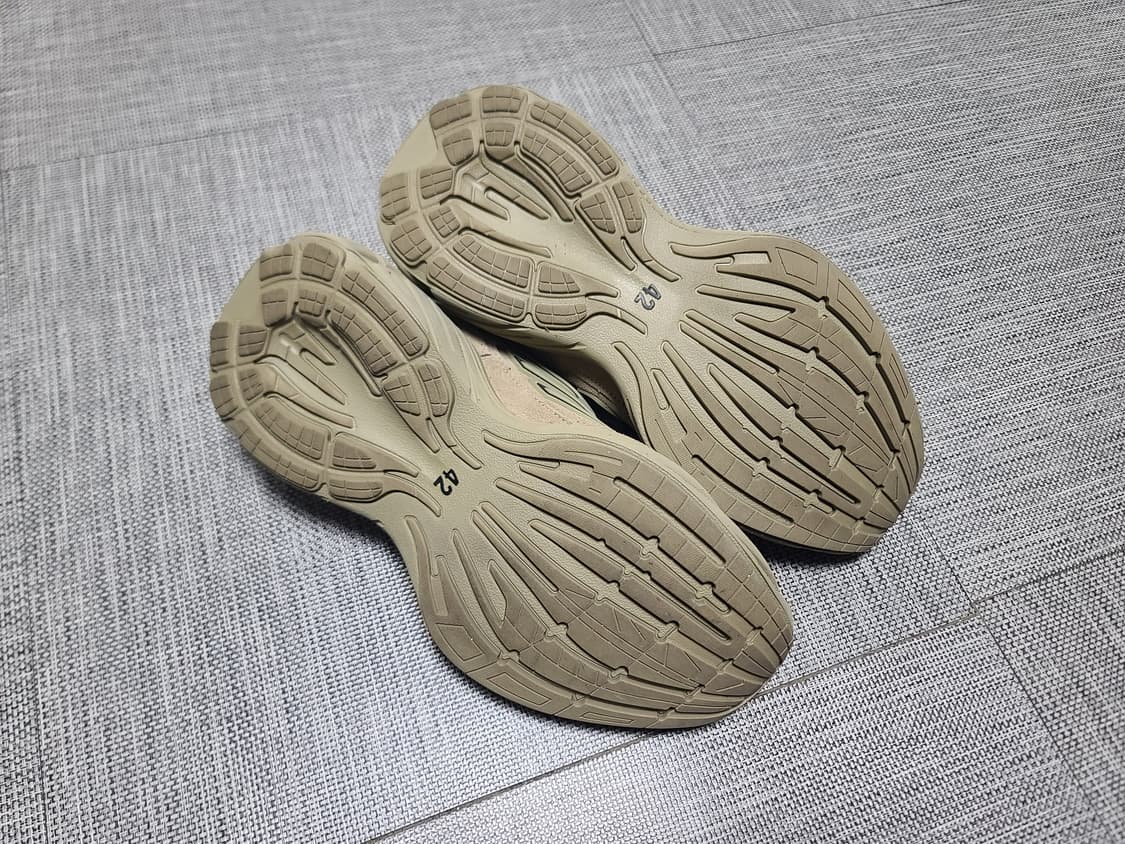 발렌시아가 먼데이 슈즈 스웨이드 베이지 42 스니커즈 상품이미지5