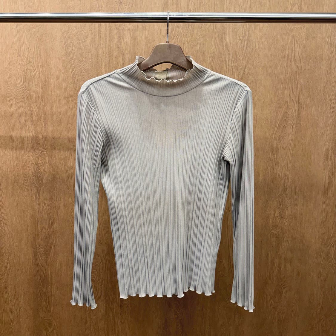 빈티지 골지 하이넥 긴팔 니트 웨이브 마감 디테일 라이트 그레이 상품이미지3