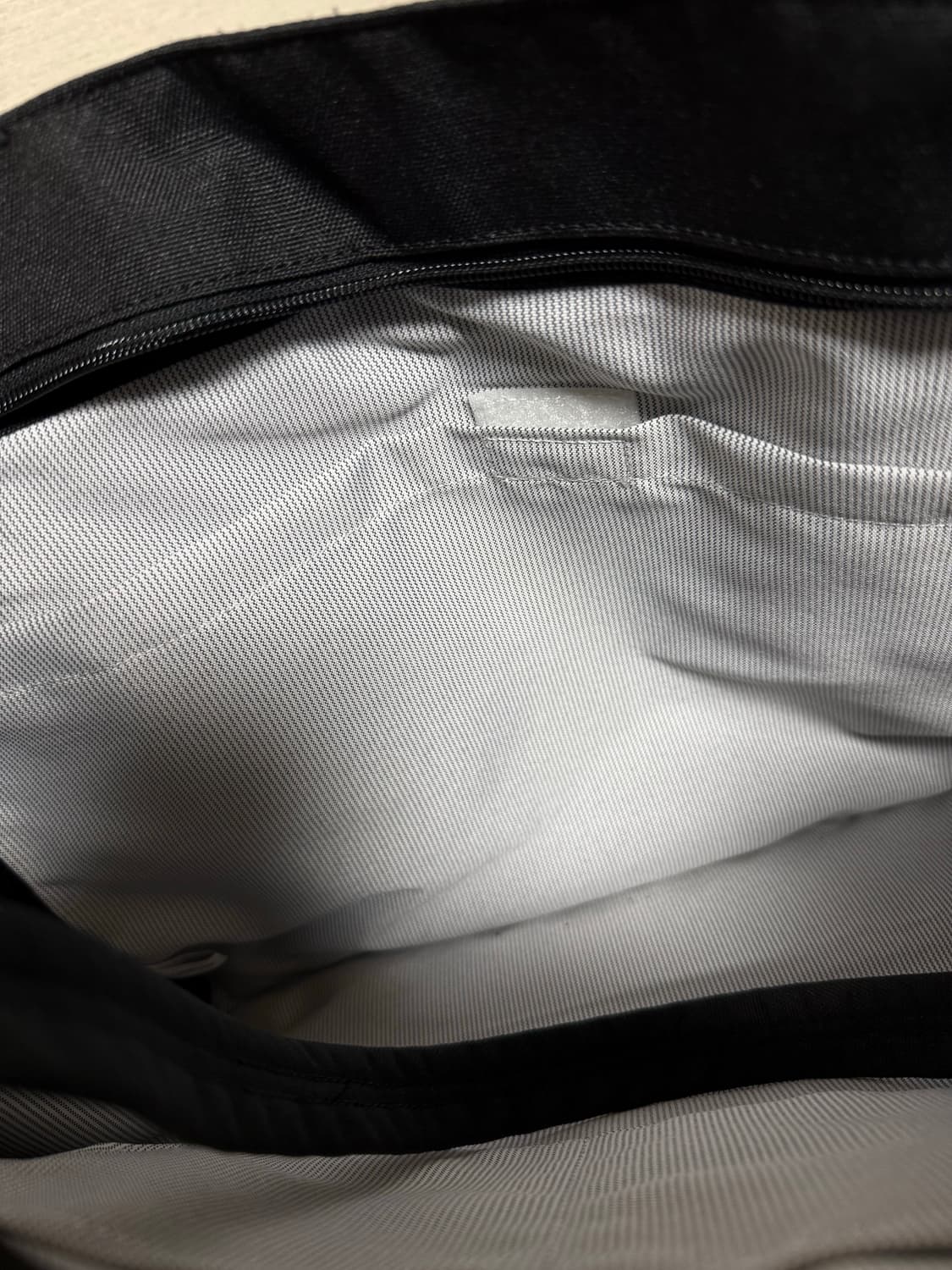 칼하트 호리존탈 집 토트백 상품이미지3