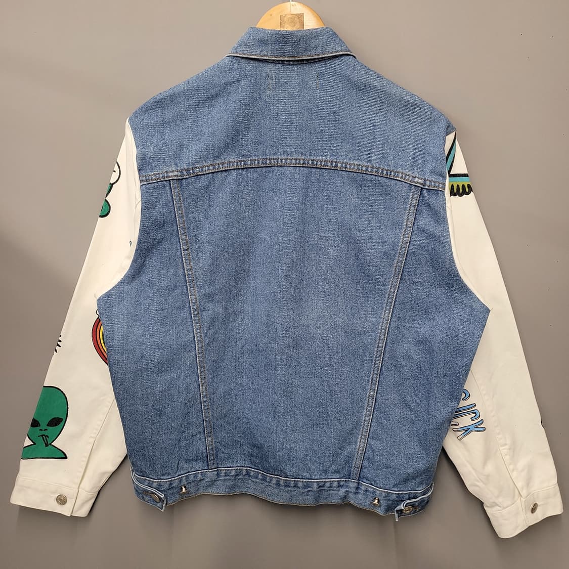 Stylenanda 스타일난다 퍼니 프린팅 데님 자켓 상품이미지2