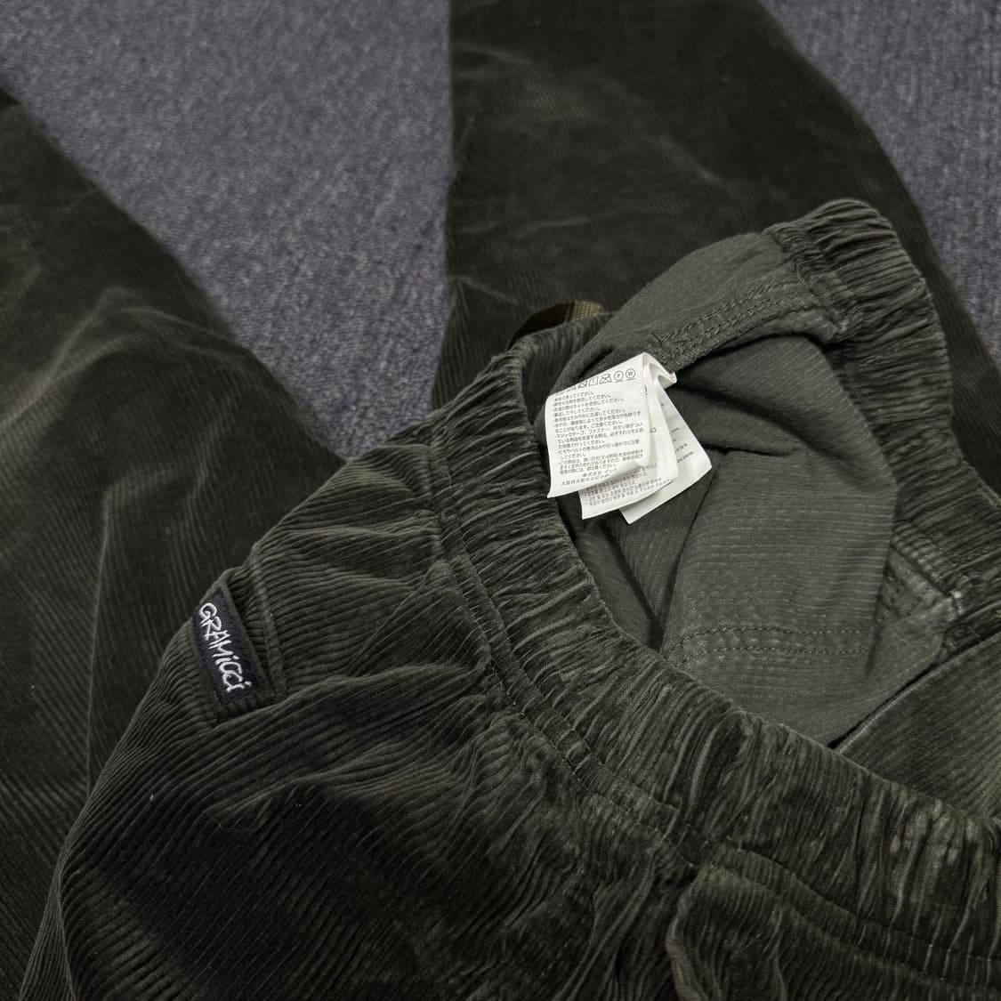 그라미치 루즈테이퍼드 코듀로이 팬츠 상품이미지9