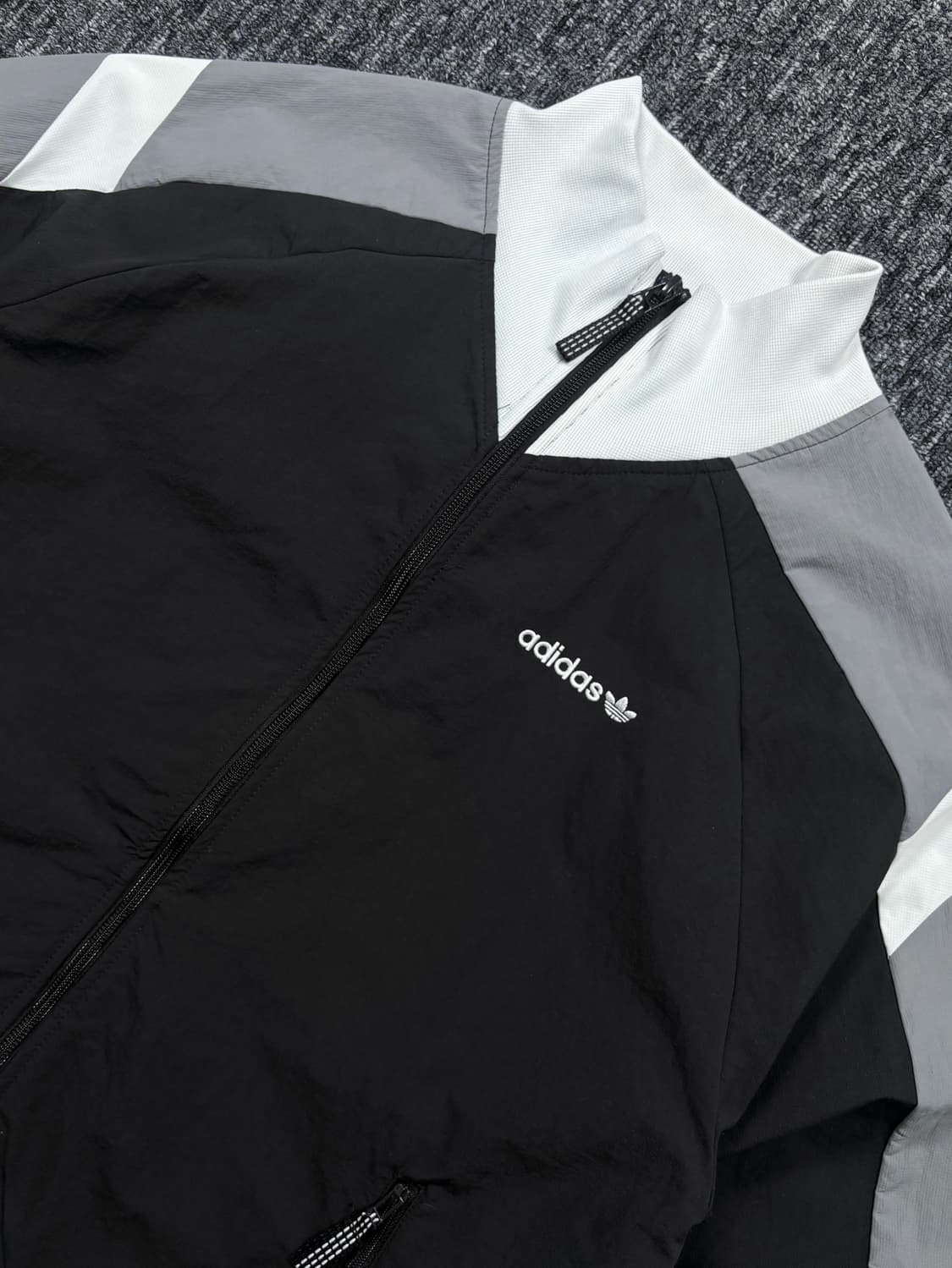 아디다스 EQT 배색 바람막이 자켓 상품이미지5