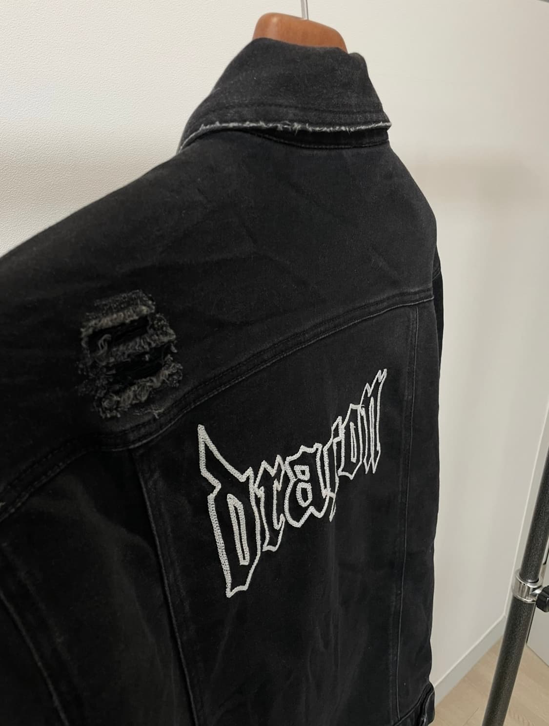 (M) 8 X G-Dragon 블랙 흑청 디스트로이드 데님 자켓 상품이미지2