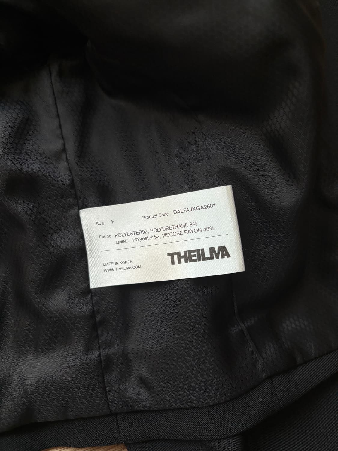 더일마 블랙 크롭 블레이저  상품이미지5