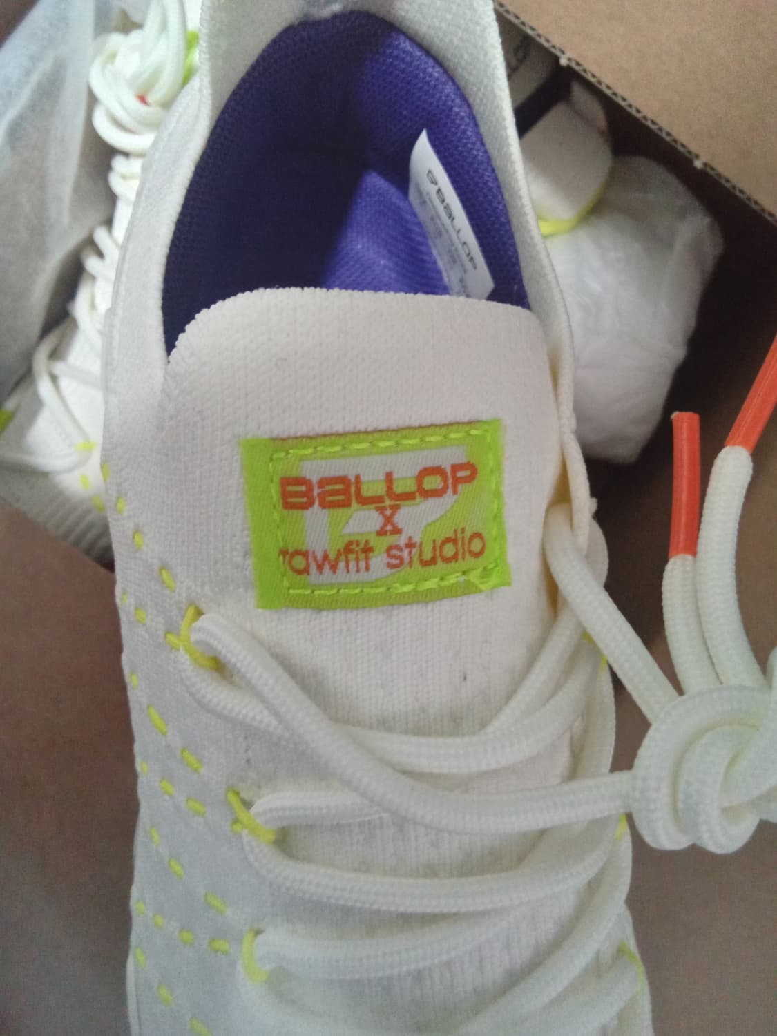 새제품,밸롭 티바트2.0 스튜디오 스나커즈 상품이미지6