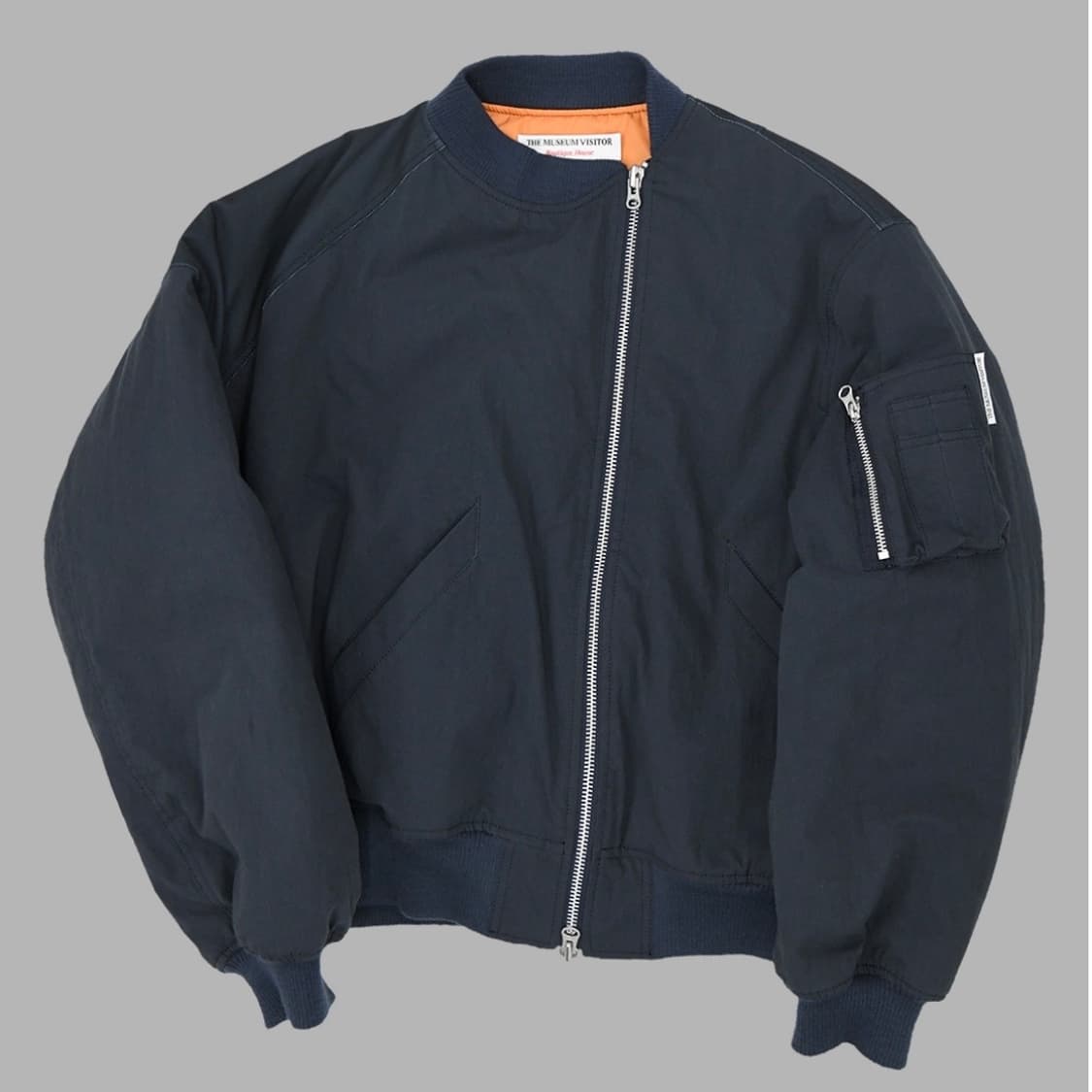 새상품 더뮤지엄비지터 플라워 프린팅 ma-1 상품이미지3