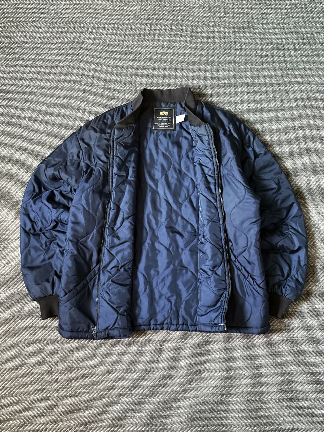 90s USA 알파인더스트리 나일론 퀼팅 자켓 (110) 상품이미지4