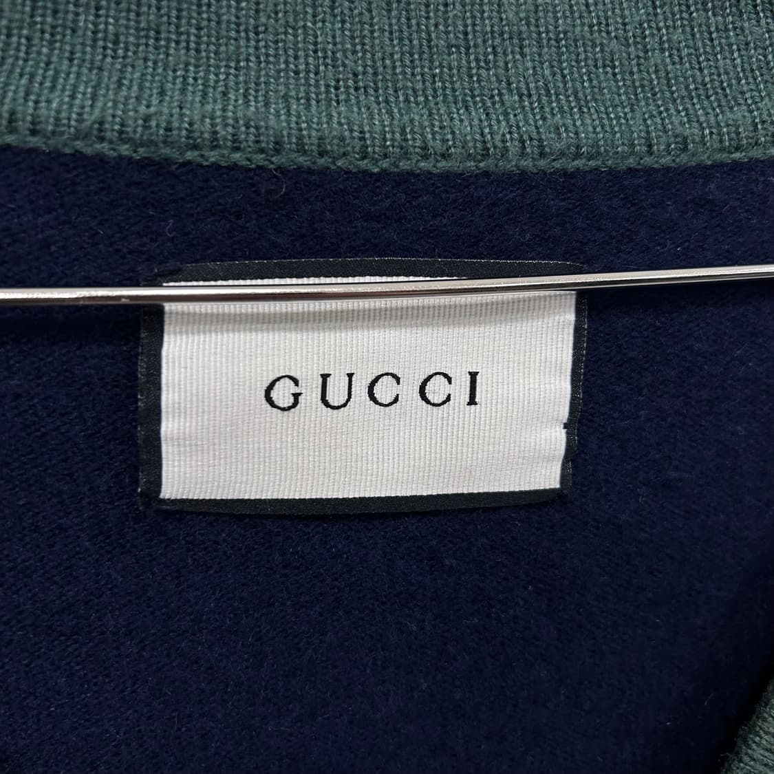 구찌 삼선 웹 울케시미어 브이넥 니트 가디건 상품이미지3