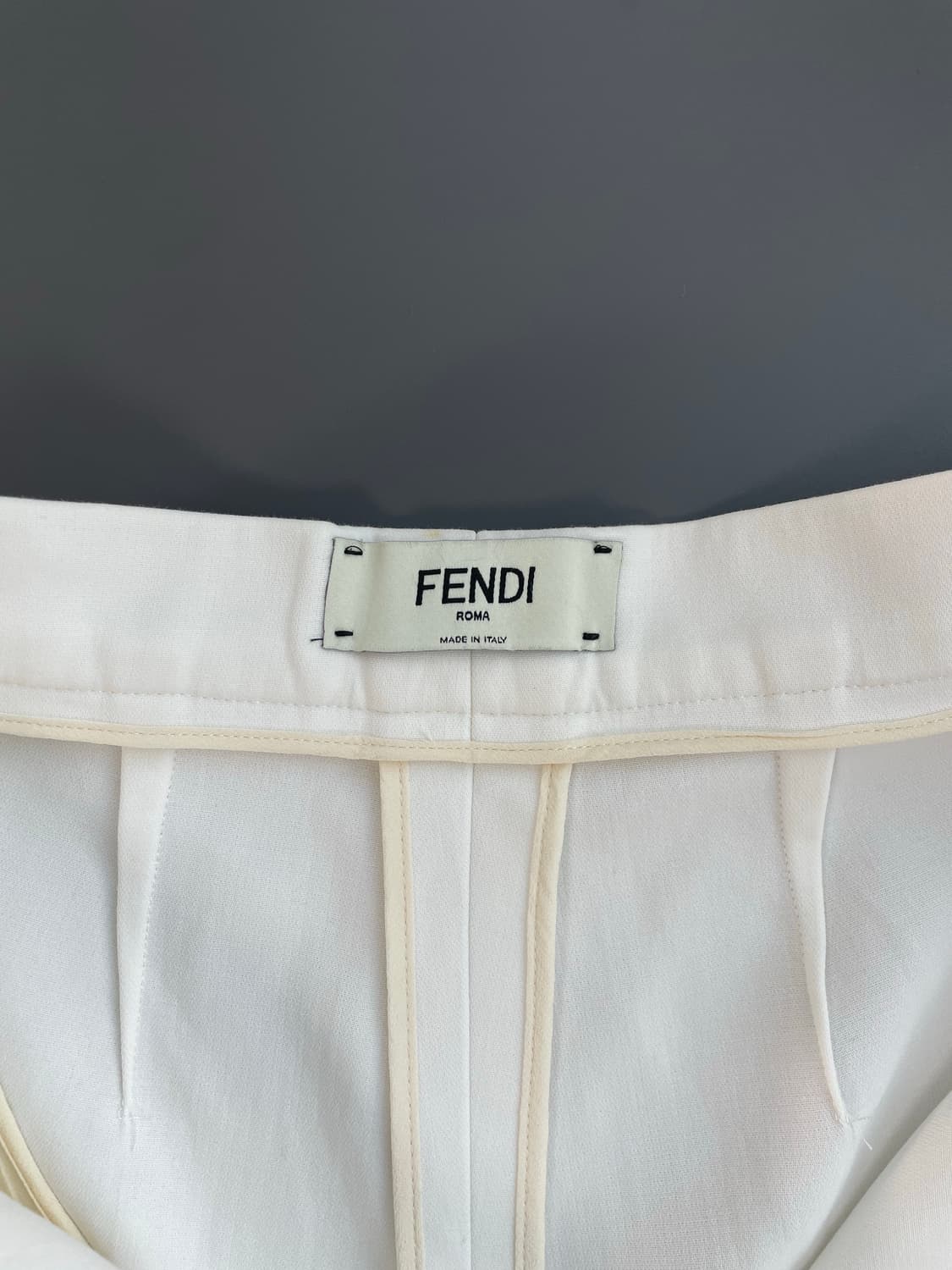 [42] FENDI 펜디 하이라이즈 투턱 와이드핏 크롭 팬츠 상품이미지9