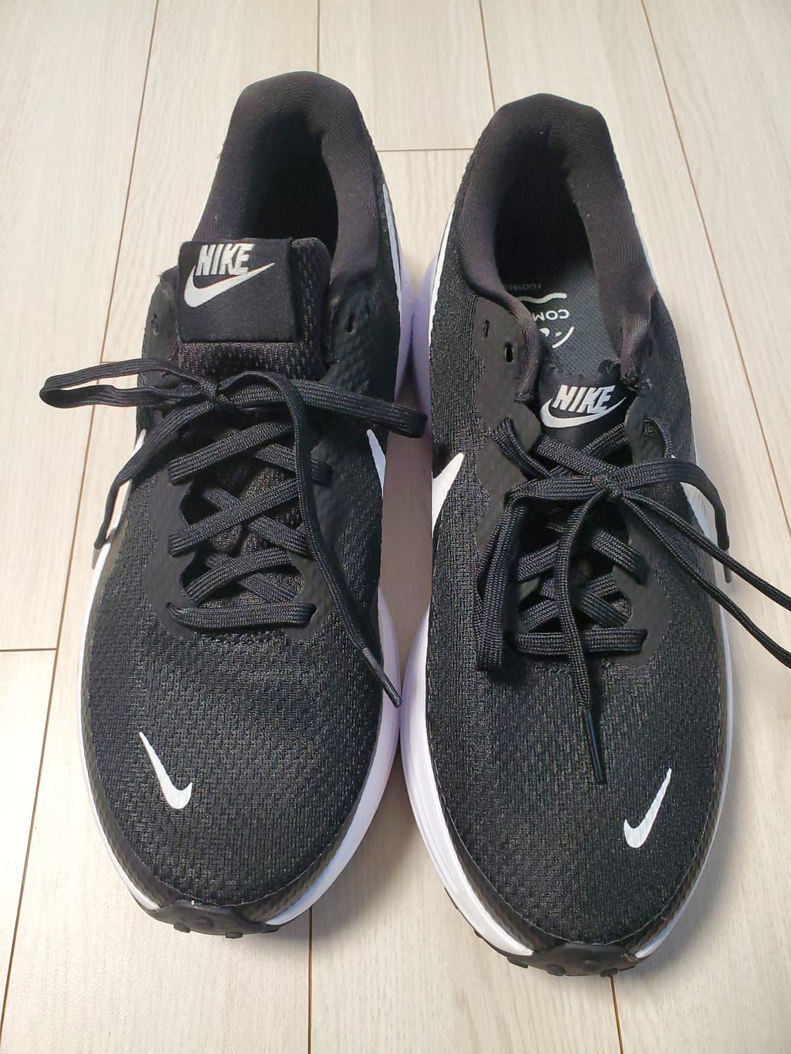 새상품급)나이키 러닝화 레볼루션 8 운동화 사이즈270

여러 중고사이트 상품이미지2