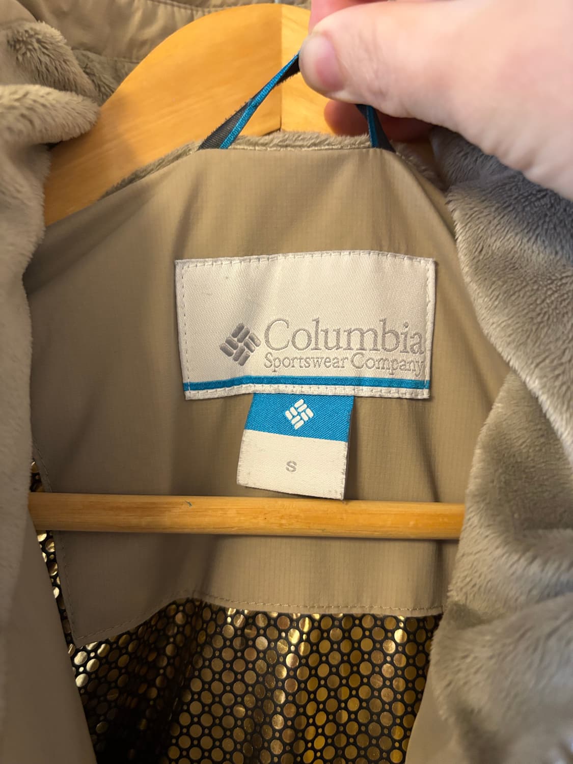 컬럼비아 옴니테크 베이지패딩 상품이미지3