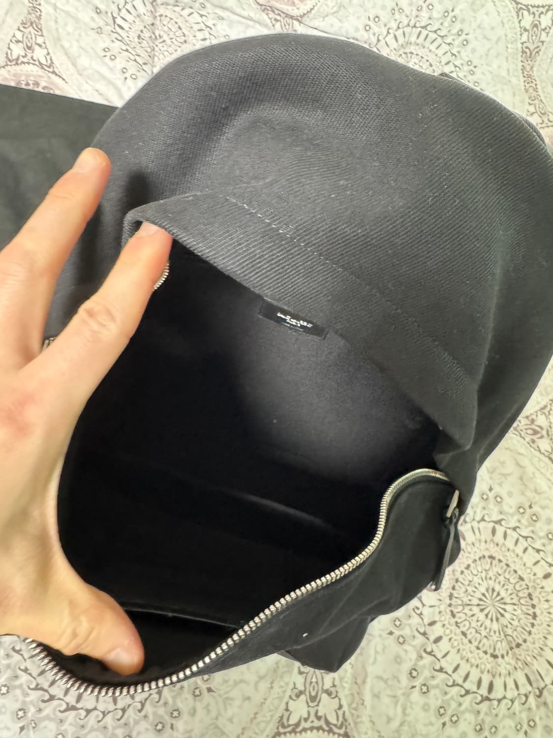 정품 생로랑 사인로고 시티 백팩 상품이미지10