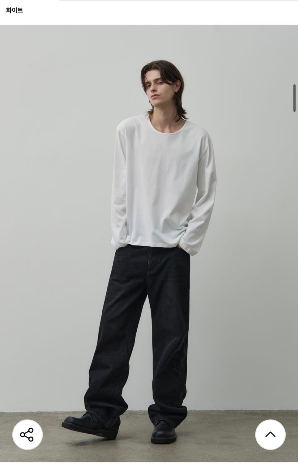 (새상품)(L) 알리스 플루이드 U넥 크롭 롱 슬리브 티셔츠 WHITE 상품이미지4