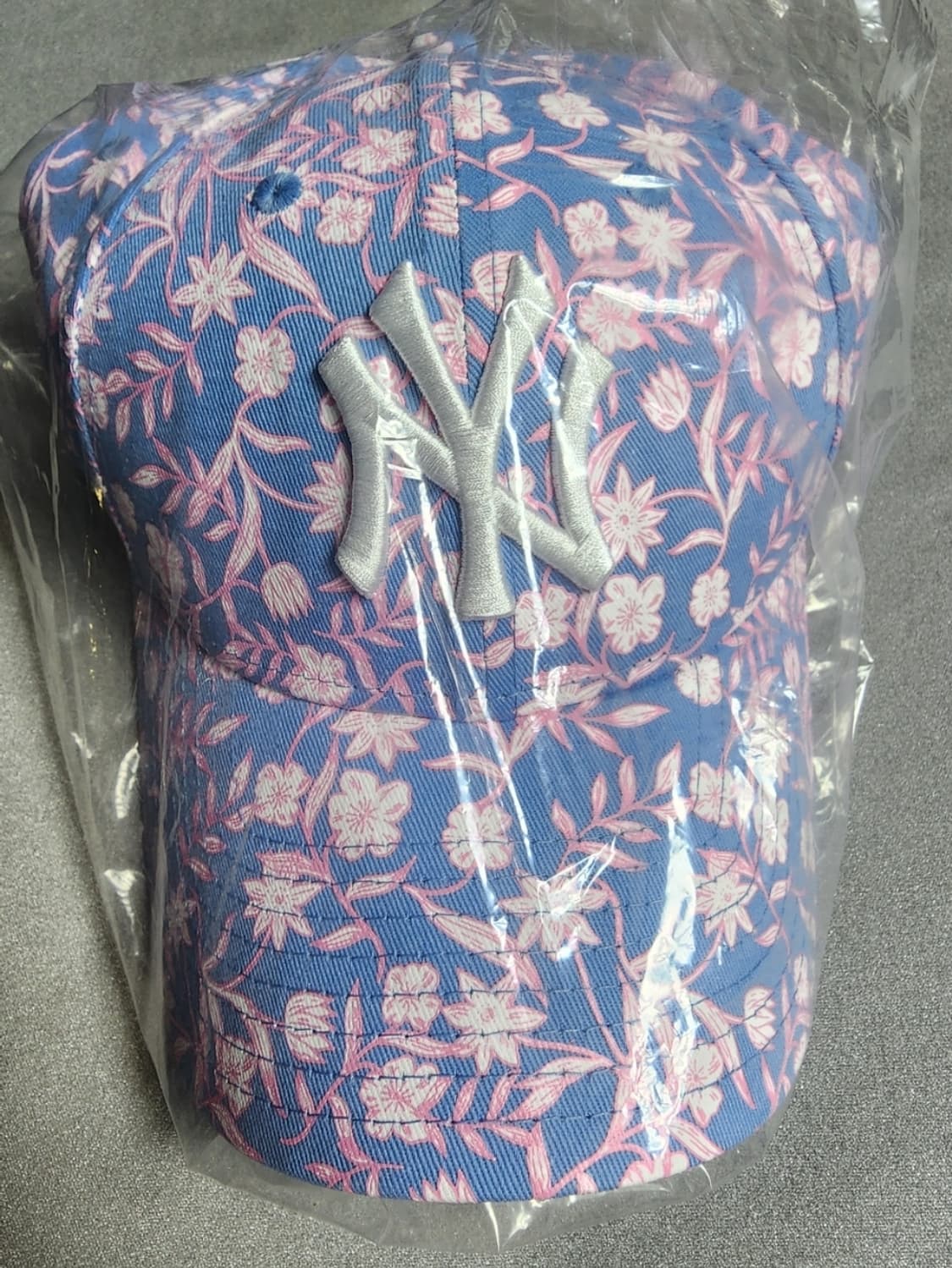 새상품 뉴에라 9FORTY WOMEN 플로럴 볼캡 팝니다 (플라워 볼캡) 상품이미지3