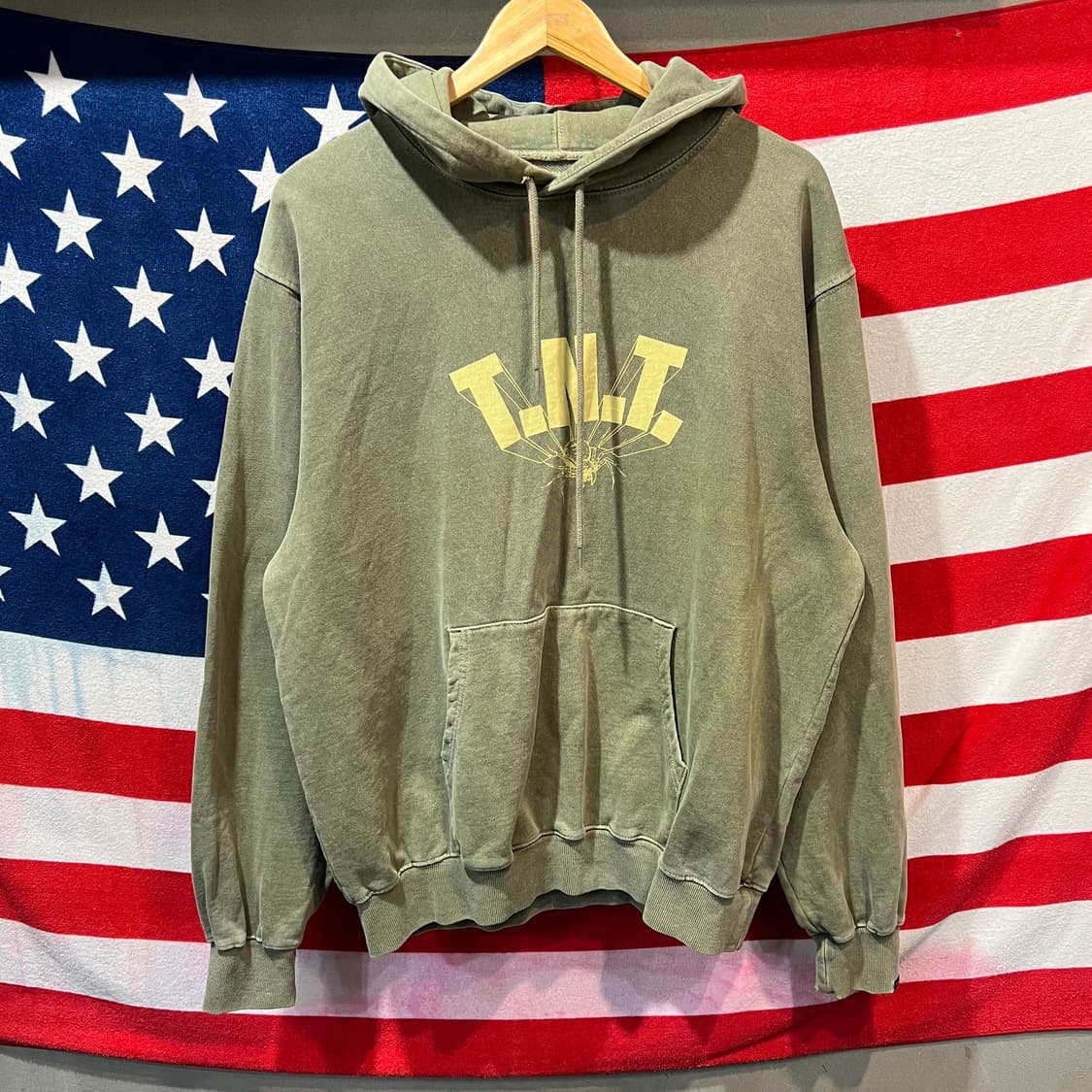 디네댓 TNT 후드티 상품이미지1