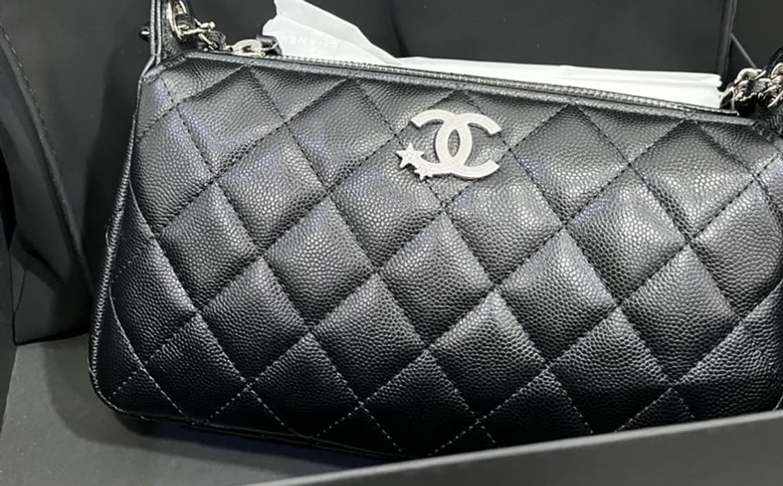 샤넬 AP4704 25B. 체인 클러치 미니 캐비어 화이트 상품이미지9