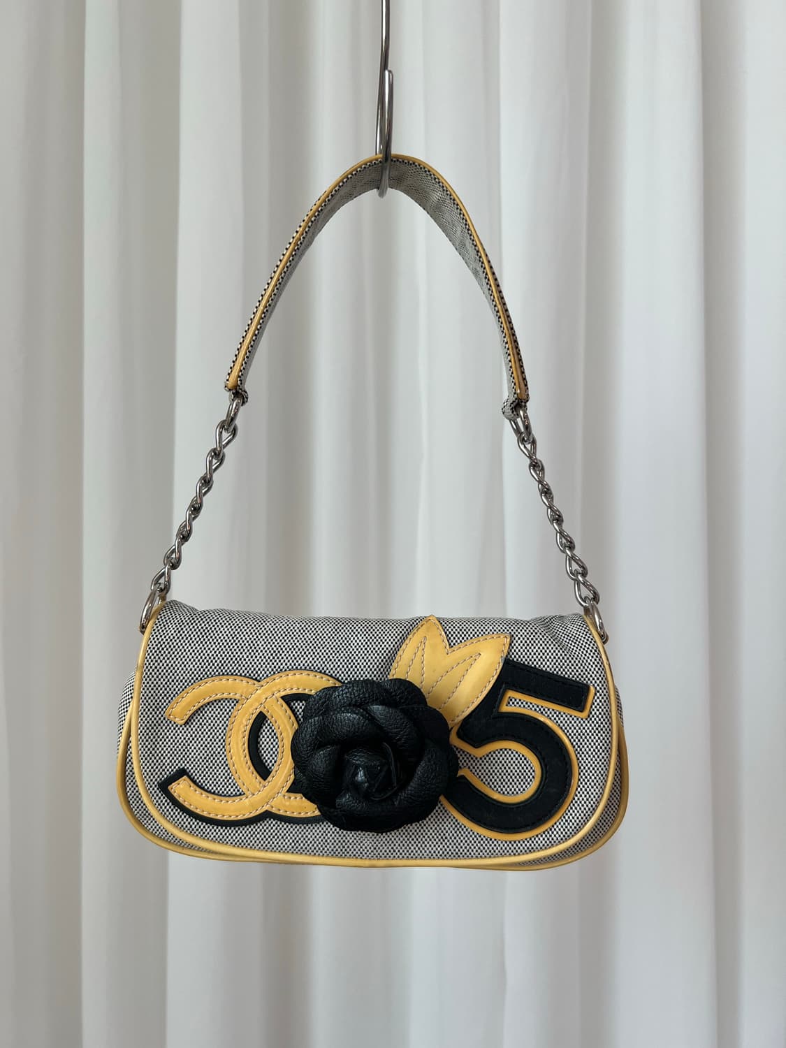 샤넬 No.5 카멜리아 숄더백 상품이미지2