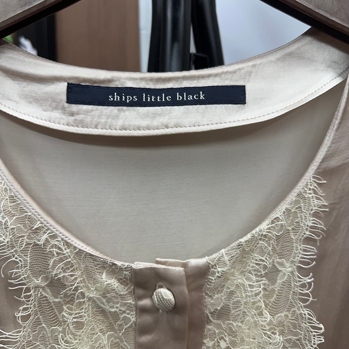 Pink Gold Lace Satin Top 상품이미지6