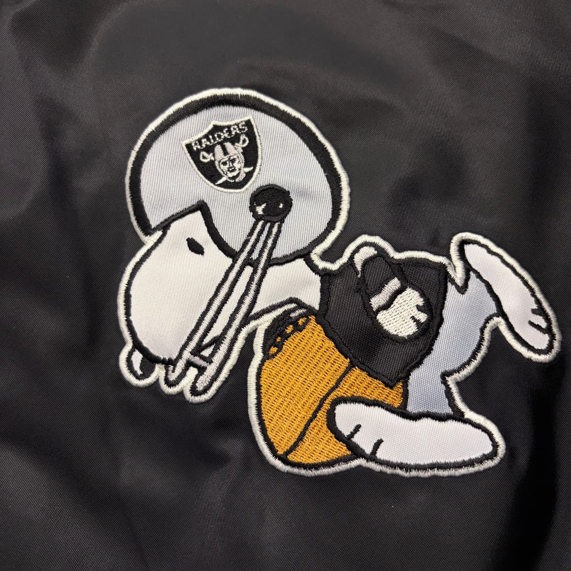 [110] 뉴에라 NFL 레이더스 스누피 블랙 스타디움 자켓 C397 상품이미지4