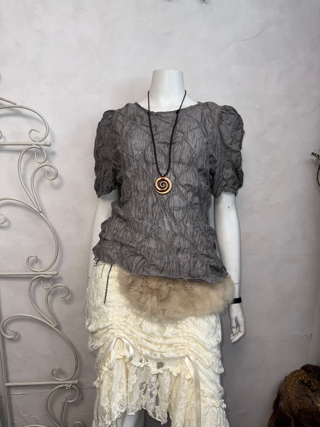 Gray diamond pleats half blouse 상품이미지5