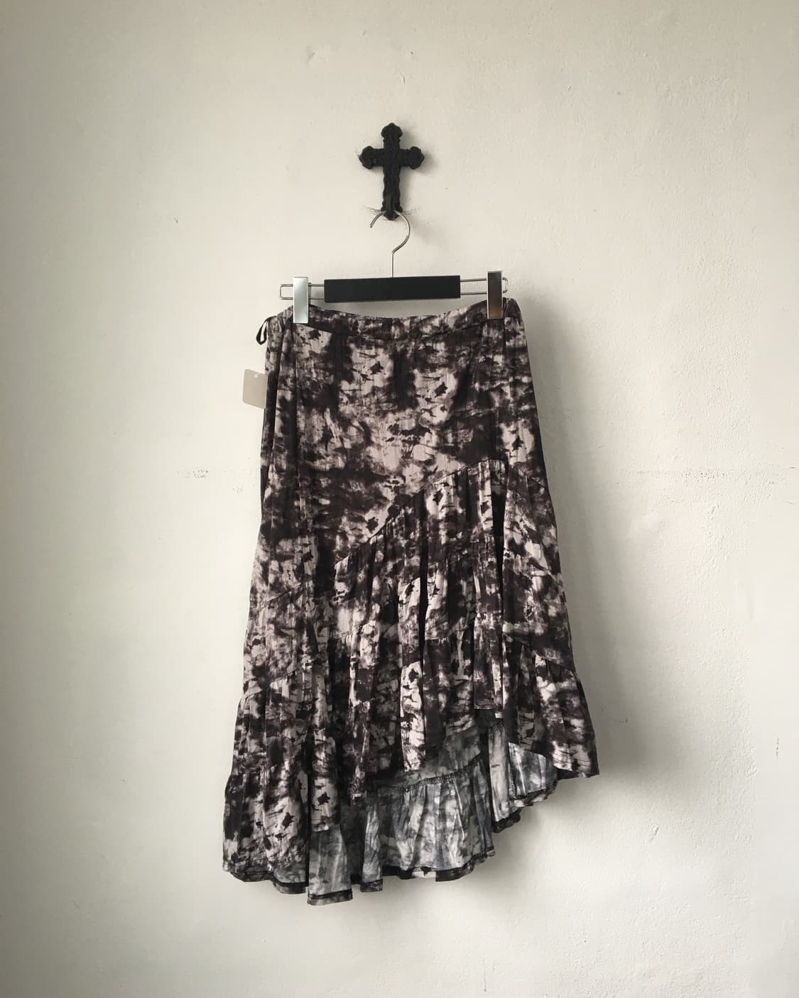 Dyed printing unbalanced skirt 상품이미지1