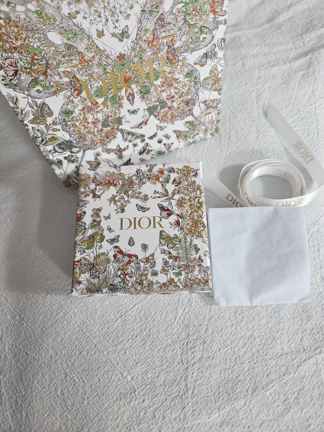 디올 홀리데이 박스 +쇼핑백+더스트 새상품 풀세트 상품이미지3