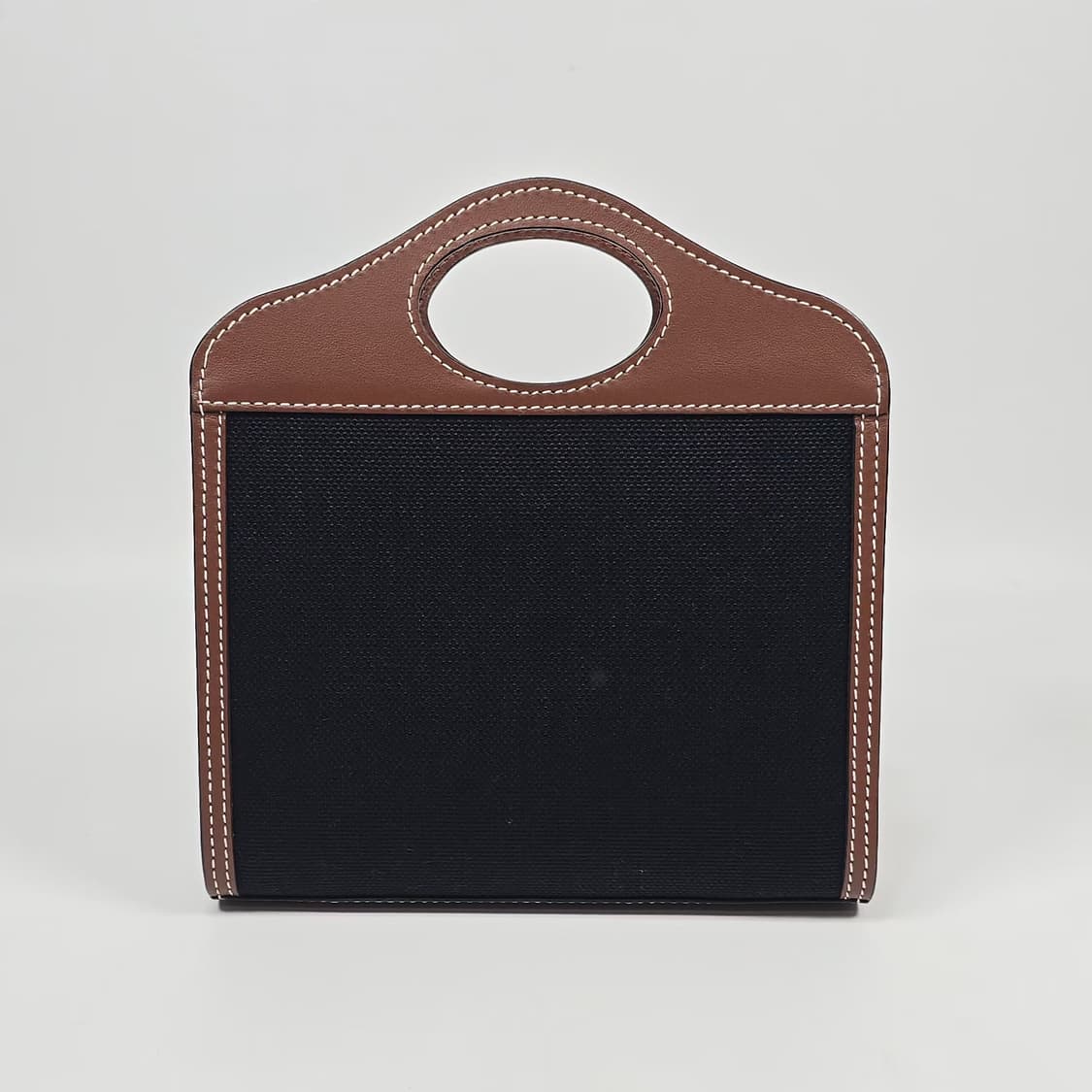 버버리 투톤 포켓 카이크로 토트 숄더백 상품이미지3