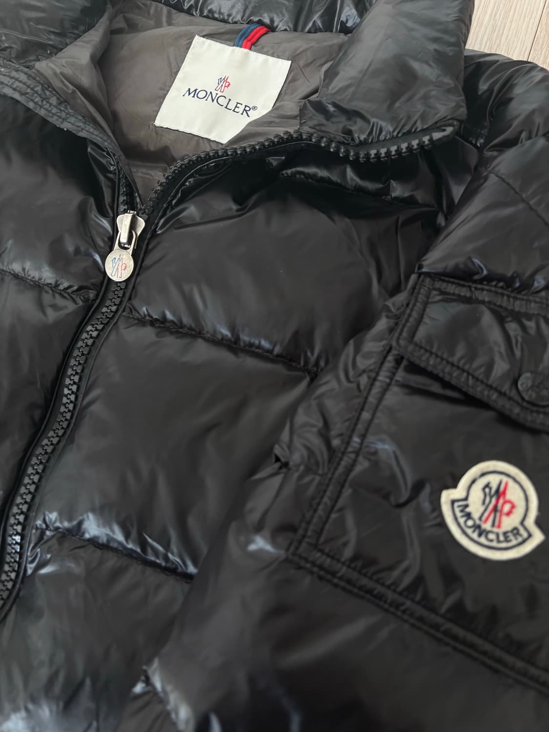 (급처)몽클레어 마야 다운 패딩 자켓 유광 블랙 2사이즈 상품이미지1