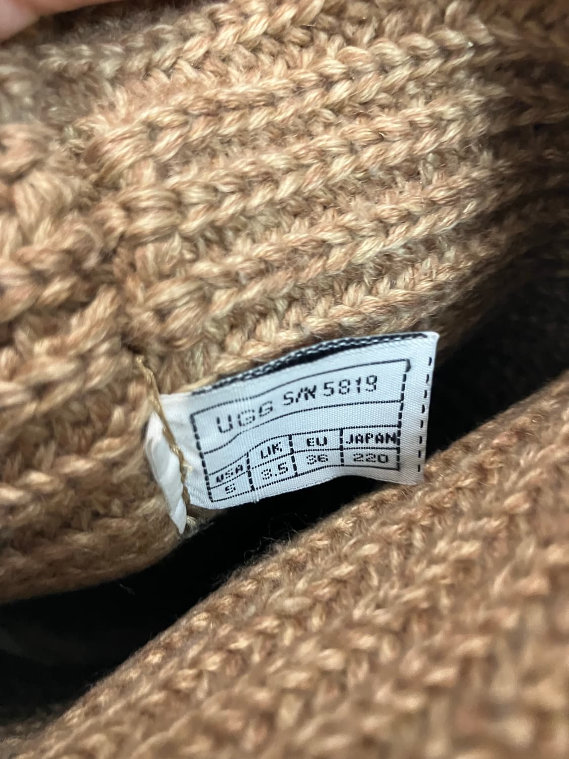 어그 ugg 호주어그 클래식 카디 브라운색상 니트부츠 상품이미지6