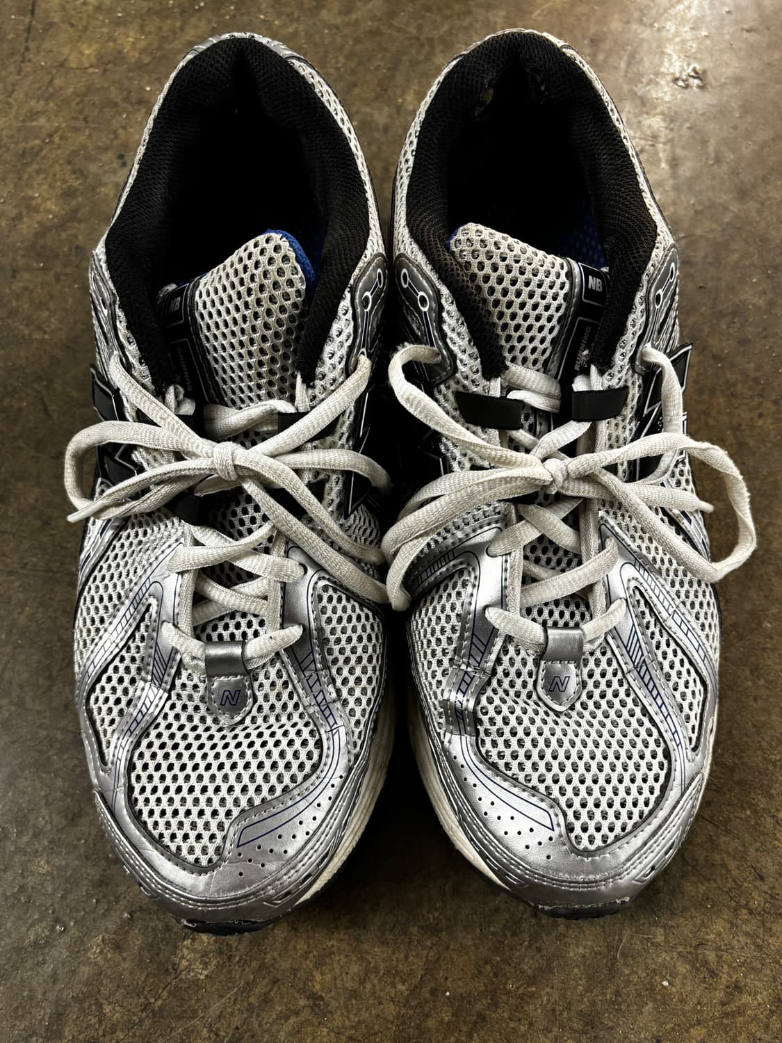 뉴발란스 1906R 실버 메탈릭 스니커즈 275 상품이미지2