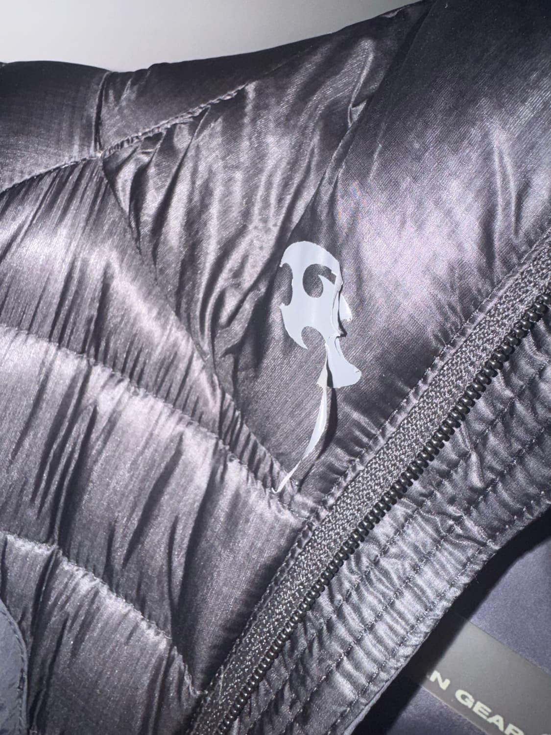 산산기어 패널드 푸퍼 자켓 블랙 - 24FW 상품이미지2