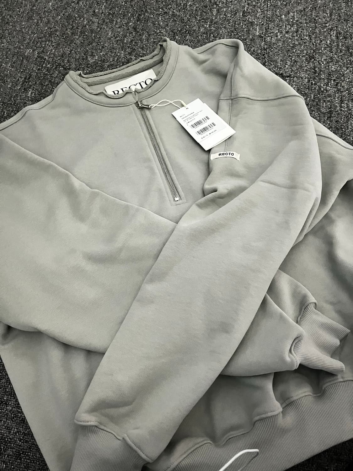 렉토 raw edge collar stand half zip-up 상품이미지1