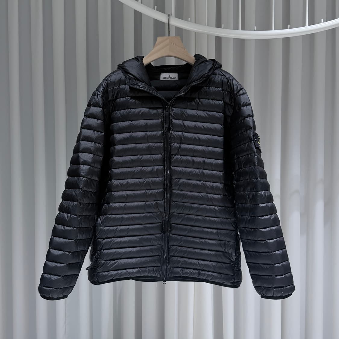 (A+/XXL) / 스톤아일랜드 다운 경량 패딩 블랙 상품이미지1