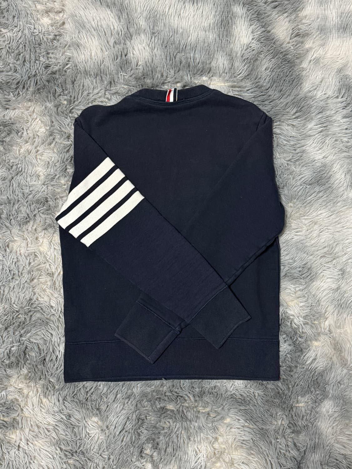 톰브라운 사선완장 맨투맨 네이비 {size 2} 상품이미지3