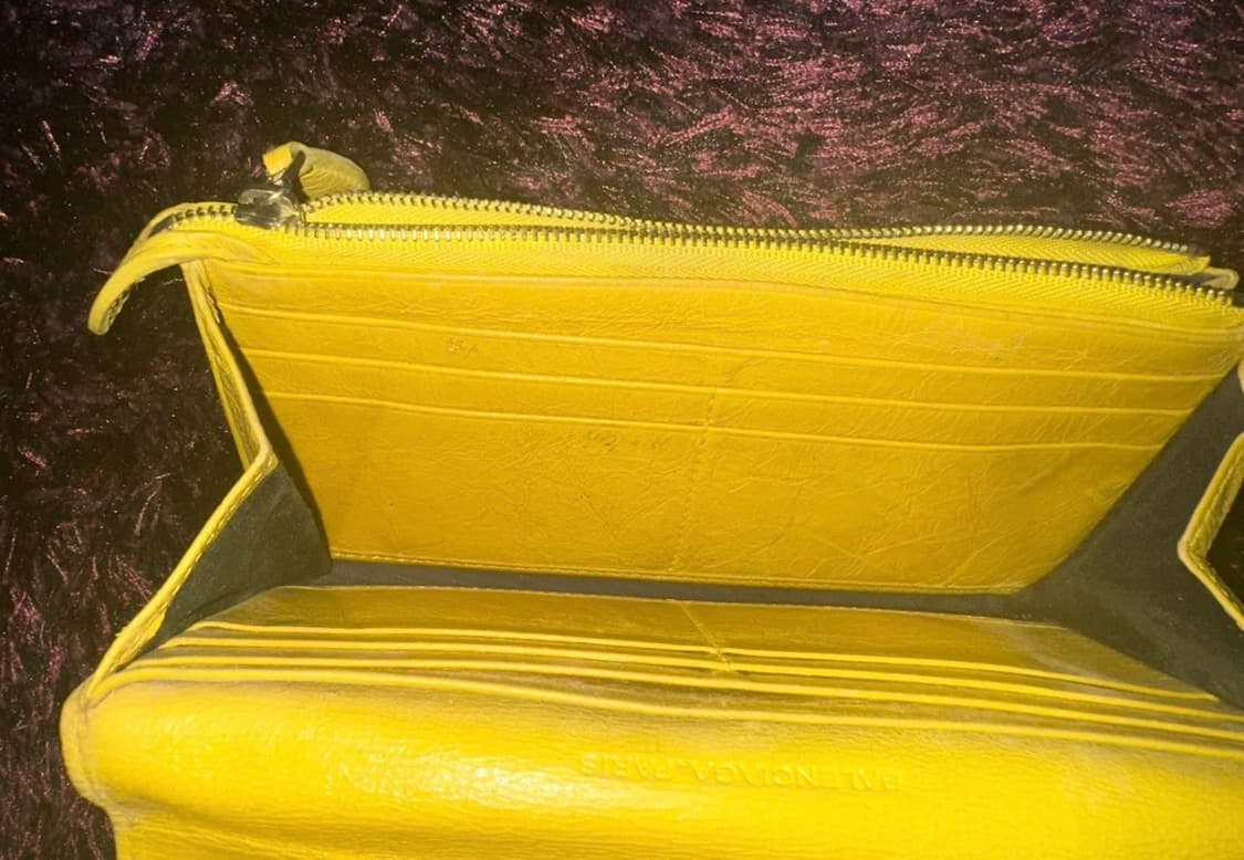 발렌시아가 장지갑 사용감 많음 중고 상품이미지3