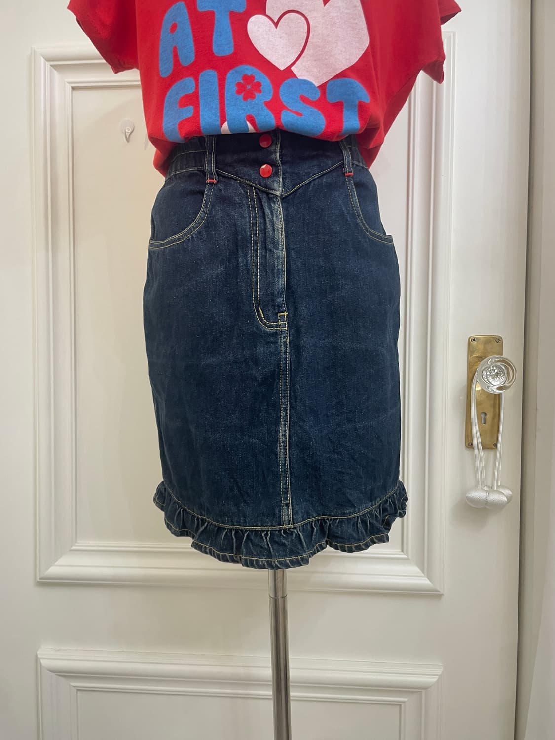 red button point ruffle denim midi skirt 상품이미지5