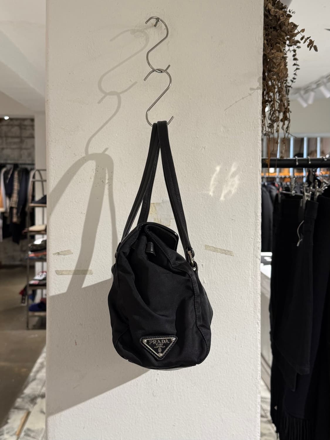 프라다 블랙 테수토 포코노 버클 바게트 숄더백 상품이미지4