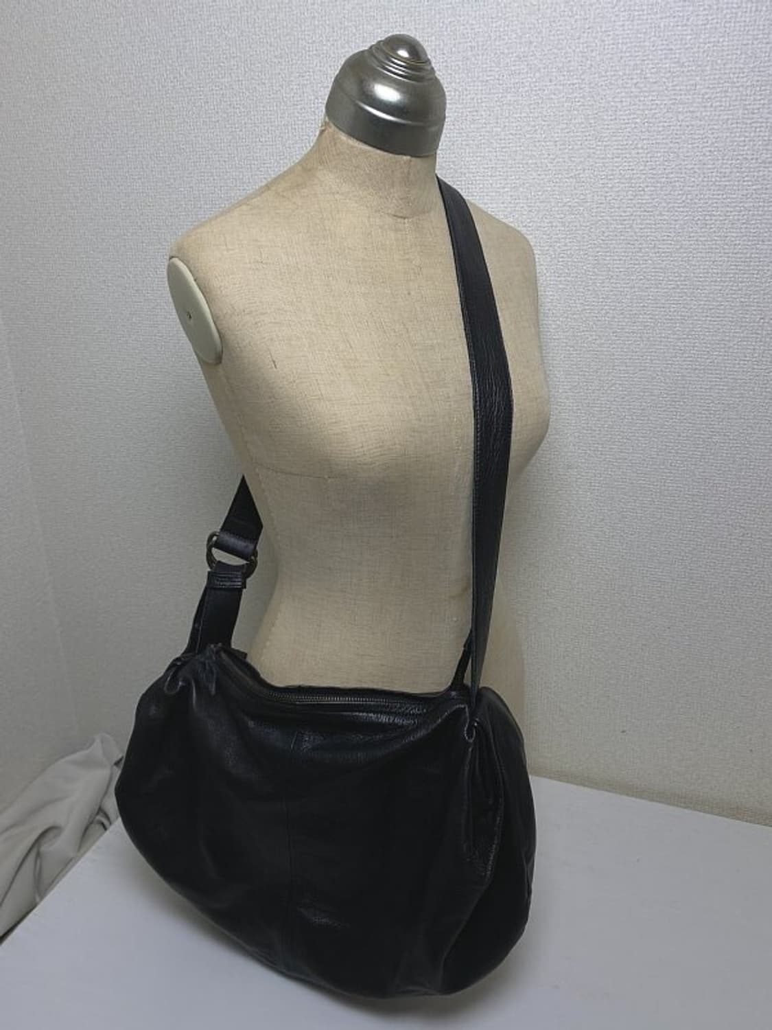 이세이미야케 플렌테이션 소가죽 숄더백 상품이미지2