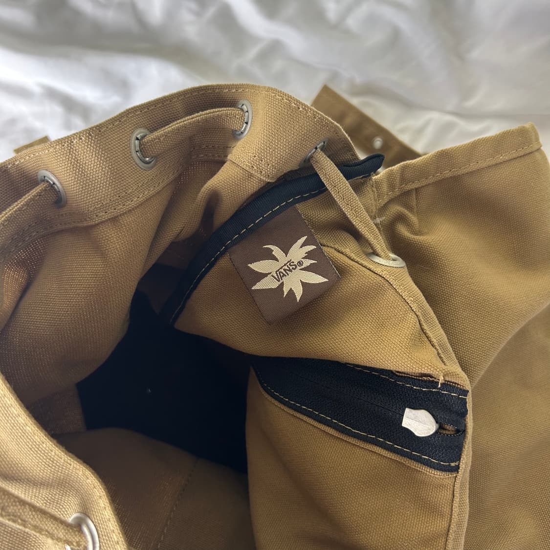 [VANS] OLD 반스 카키 캔버스 백팩 상품이미지4