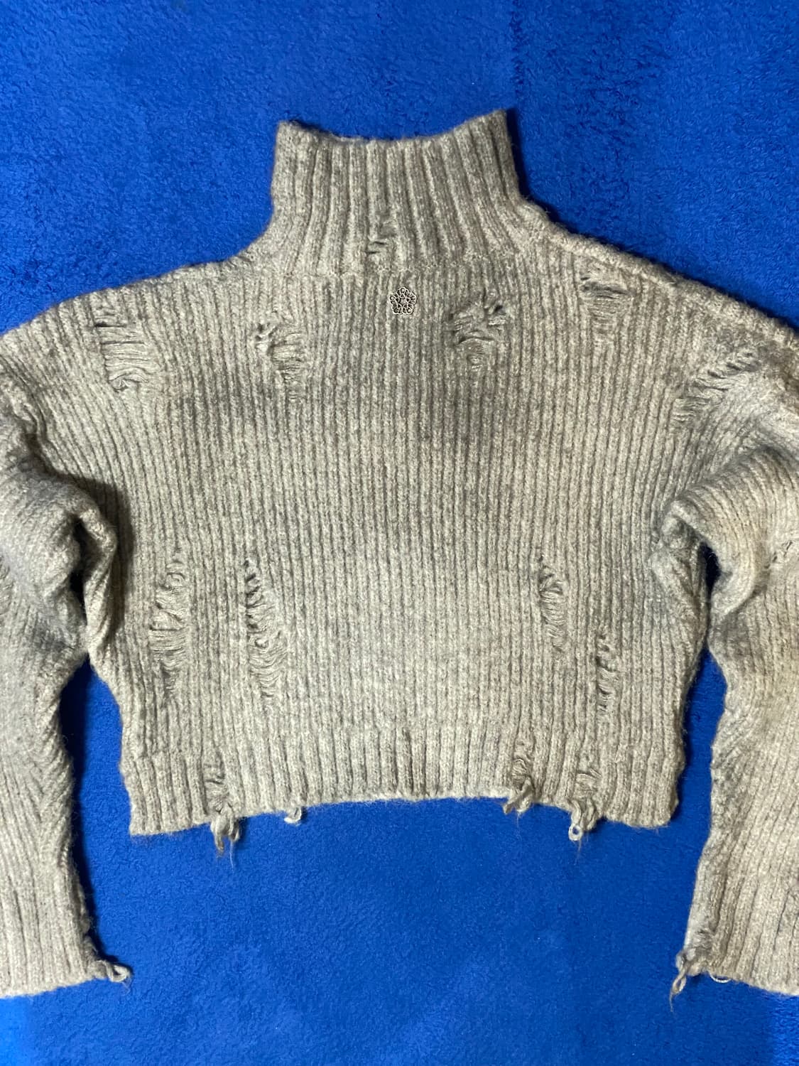 Ulkin x LSD 얼킨 LSD 스프레이 터틀넥 크롭 스웨터 그레이 상품이미지5