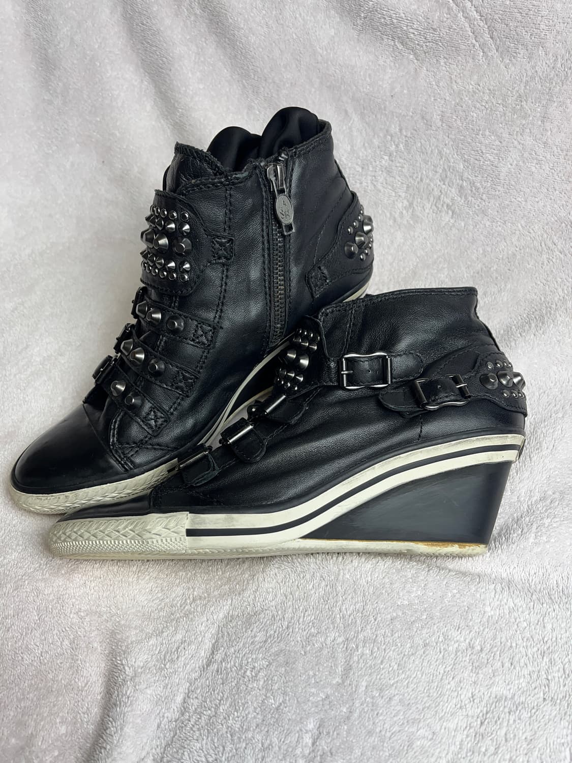 [37] 아쉬 스터드 레더 웨지힐 스니커즈 || ASH 230-235 상품이미지3