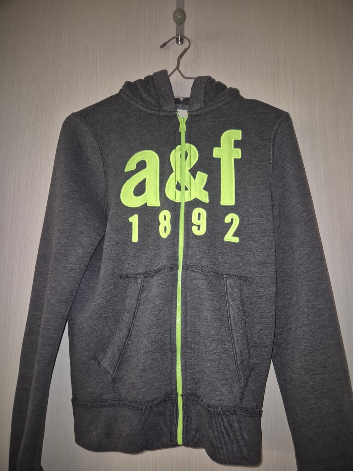 아베크롬비 형광연두 포인트 차콜후집 상품이미지1