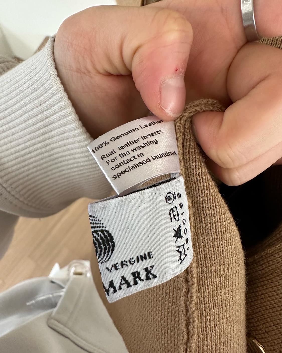 루이사 스파크놀리 베이지 골드버튼 집업 상품이미지10