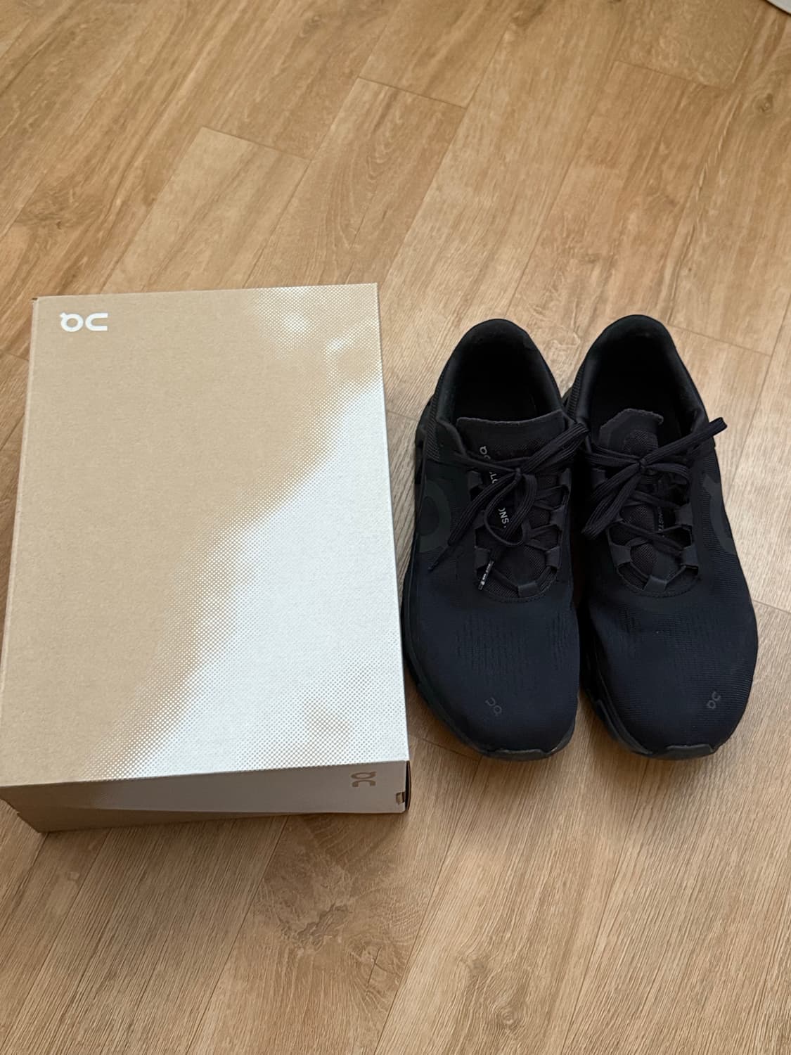 온러닝 클라우드몬스터 올블랙 43 280 상품이미지2