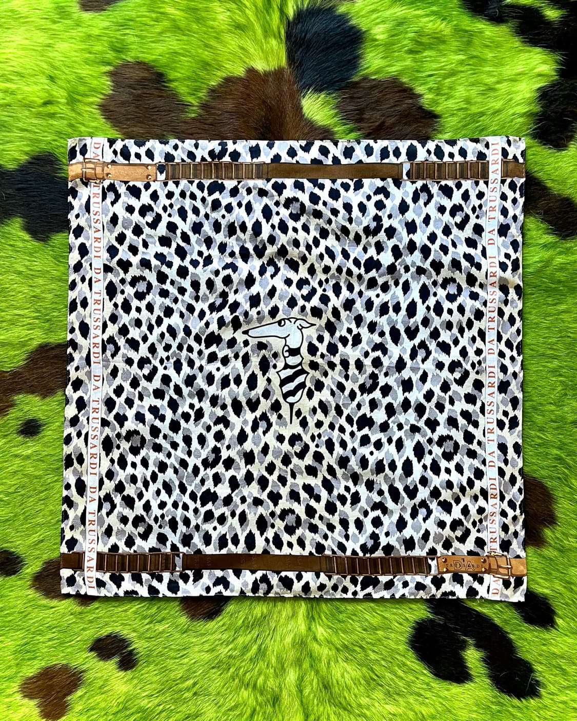 1980-90s TRUSSARDI Italian Old Scarf 상품이미지6