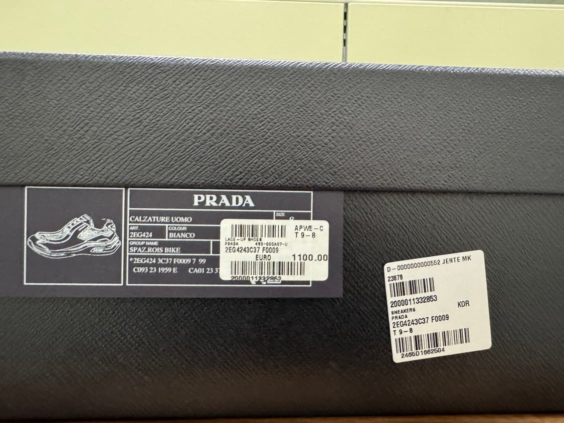 [UK 8] 프라다 브러시드 레더 패널 청키 스니커즈 화이트 상품이미지9