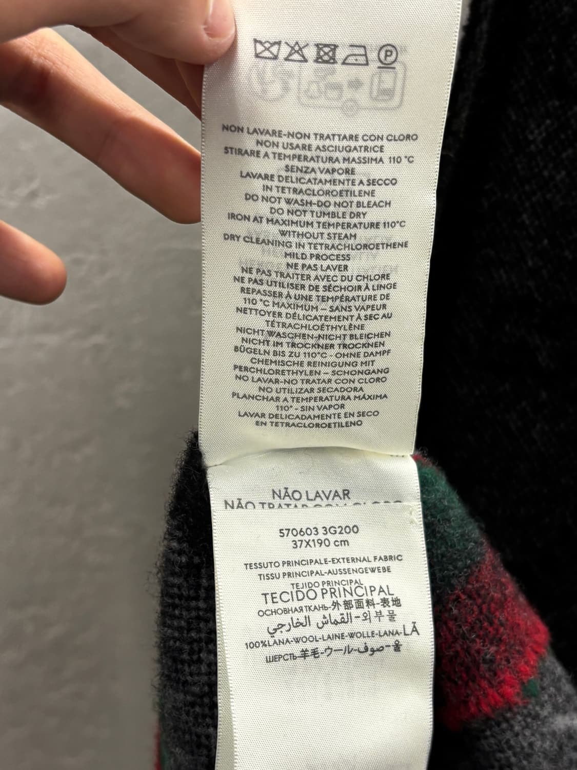 구찌 GG 패턴 울 머플러 블랙/그레이 상품이미지5