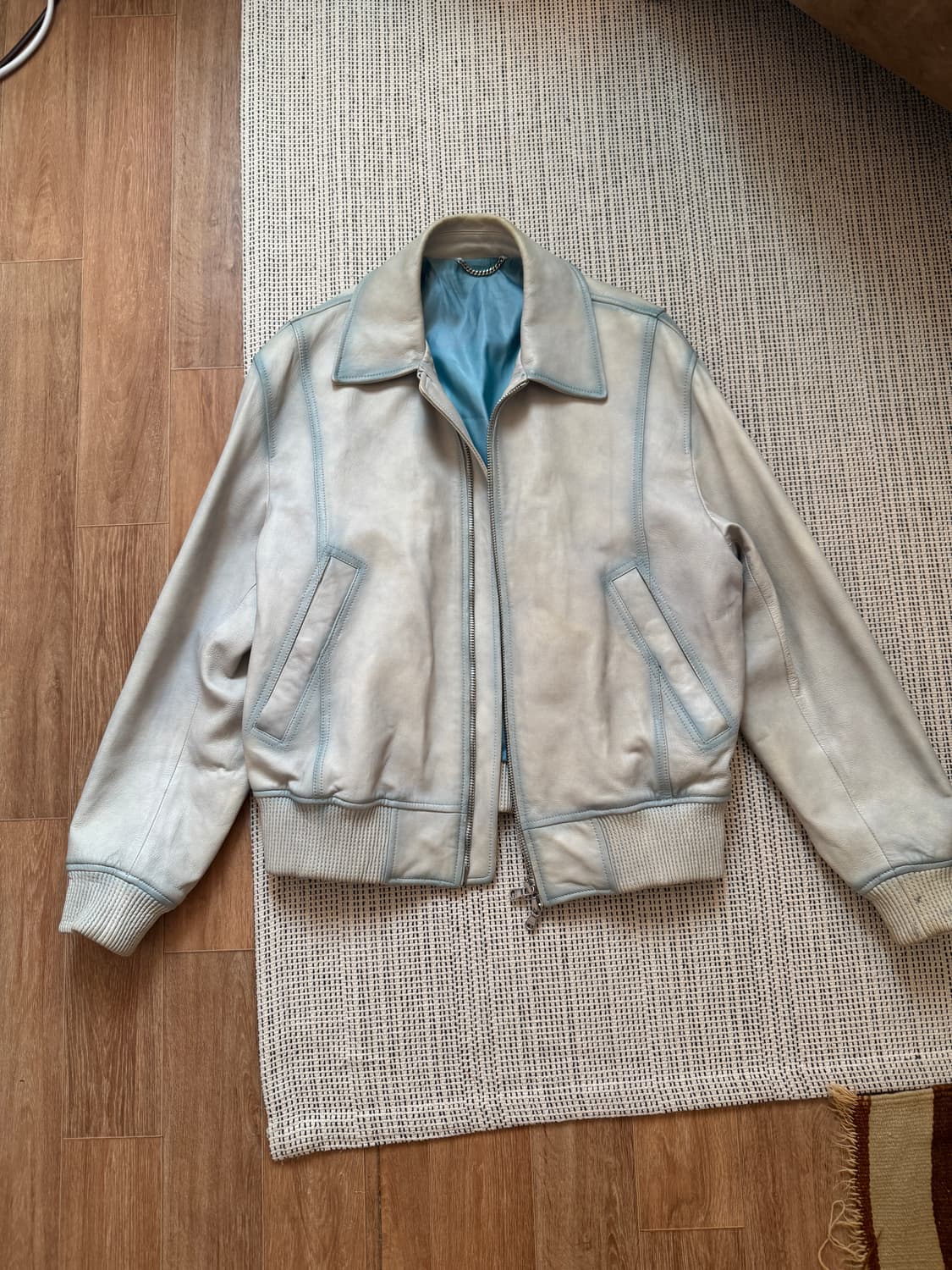 솔리드옴므 22ss 블루 레더 블루종 자켓 상품이미지1