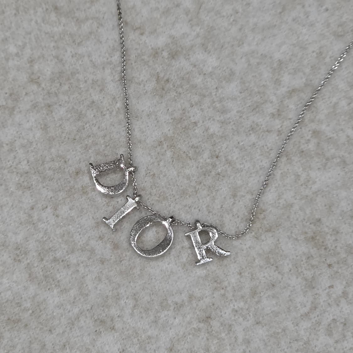 디올 은장 DIOR 로고 레터링 목걸이(남녀공용) 상품이미지2